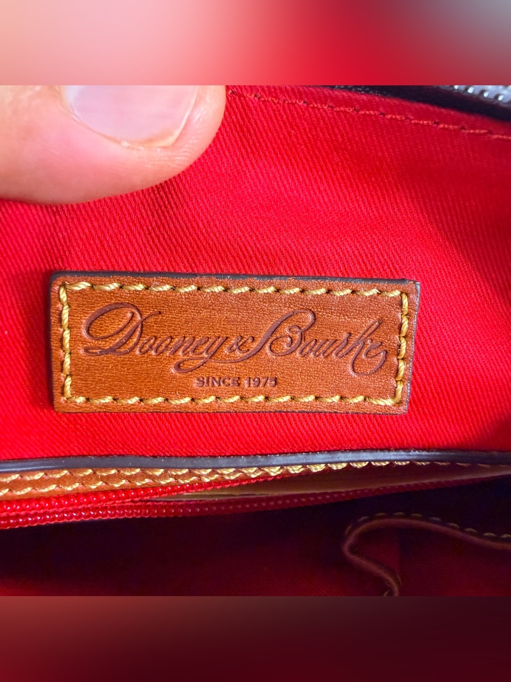 Dooney Bourke Tan Beige Red Interior Canvas Crossbody Bag Purse Adjustable Strap - Picture 3 of 16